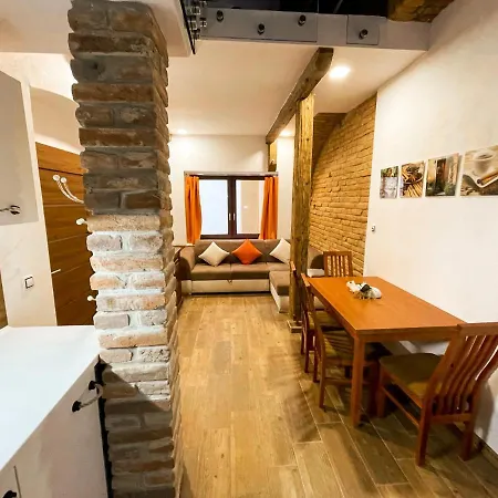 Apartmanovy Dum 13 Mezonet 1 Apartment Sec